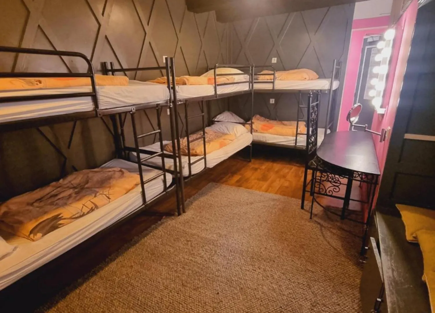 Hostel Amsterdam Downtown Hotel Canal View