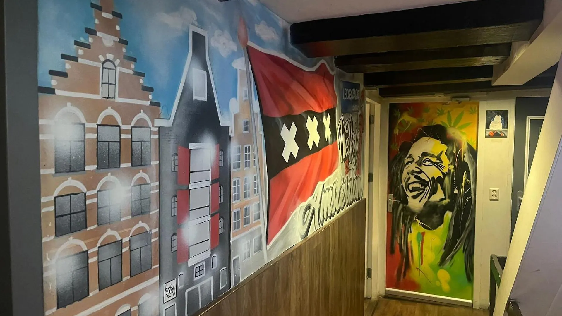 Hostel Amsterdam Downtown Hotel Canal View