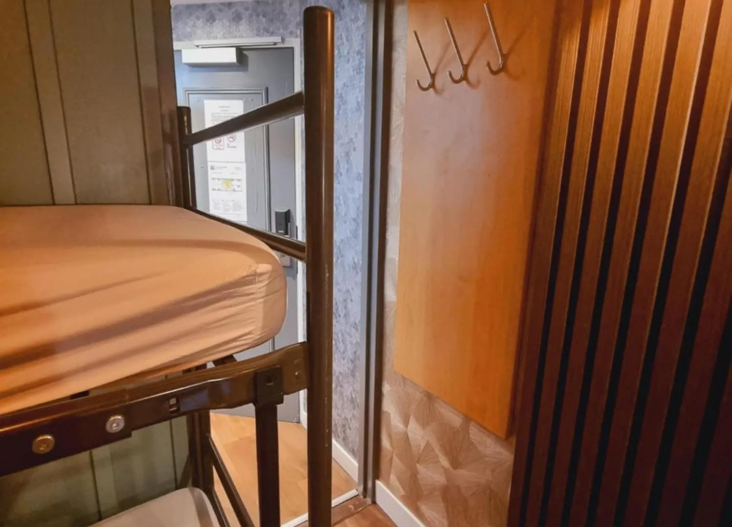 Hostel Amsterdam Downtown Hotel Canal View