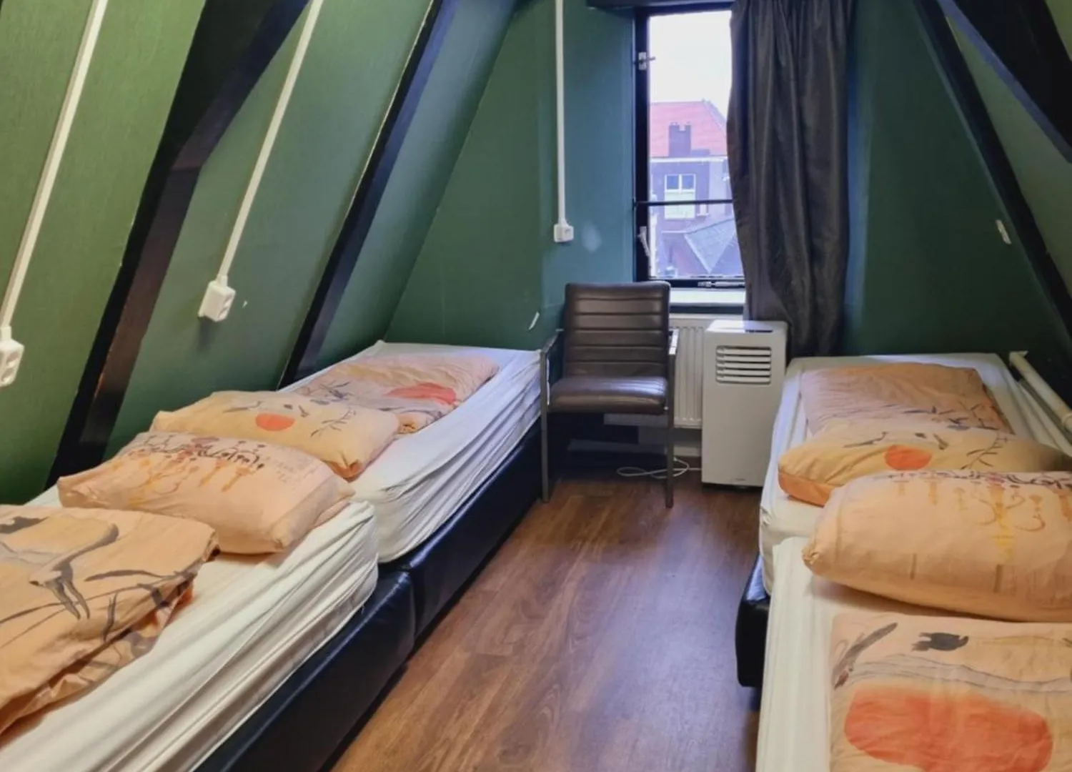 Amsterdam Downtown Hotel Canal View Hostel