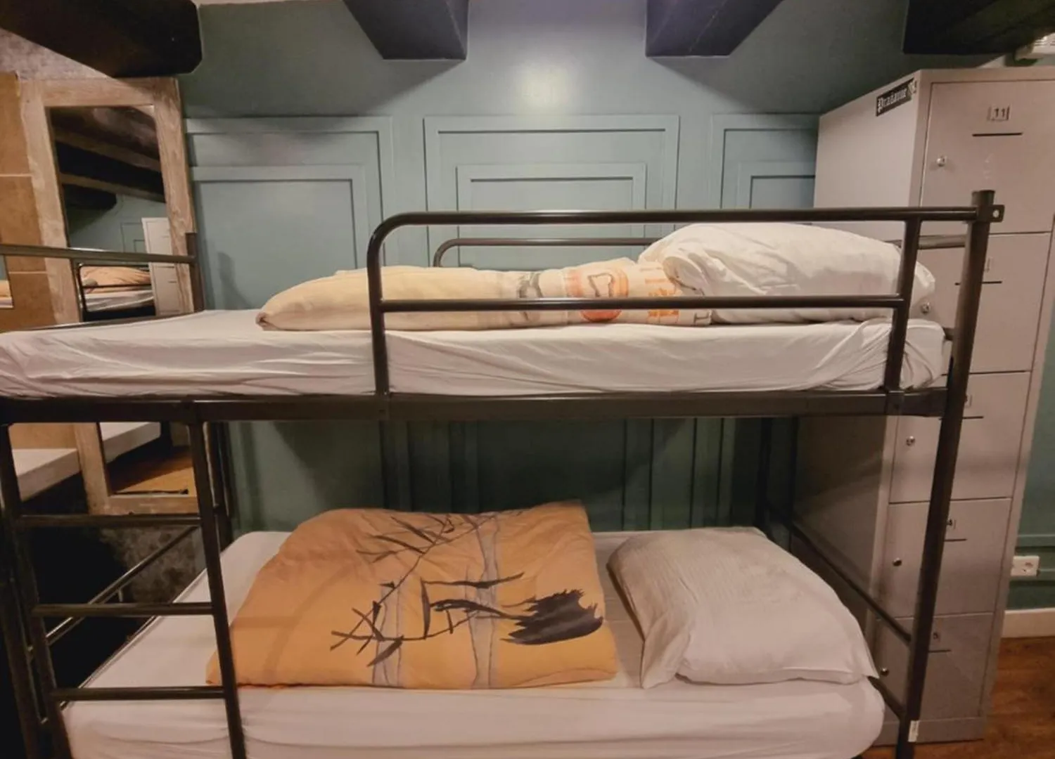 Hostel Amsterdam Downtown Hotel Canal View
