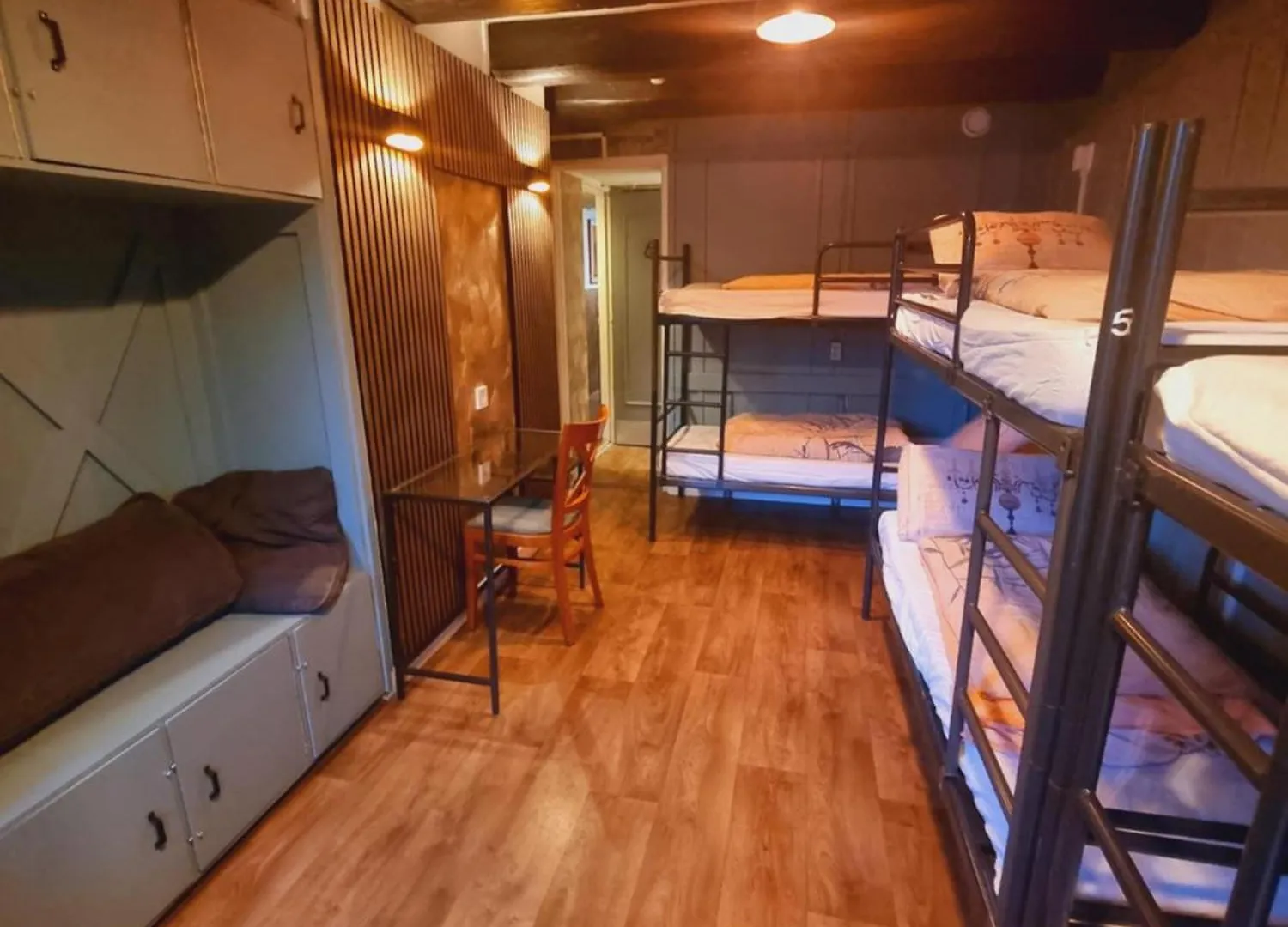 Hostel Amsterdam Downtown Hotel Canal View