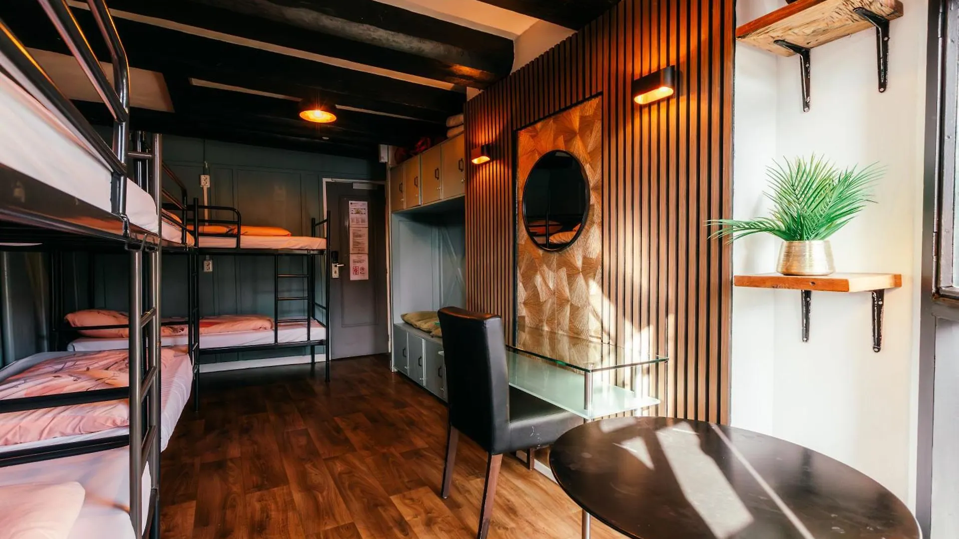 Amsterdam Downtown Hotel Canal View 0*,  Netherlands