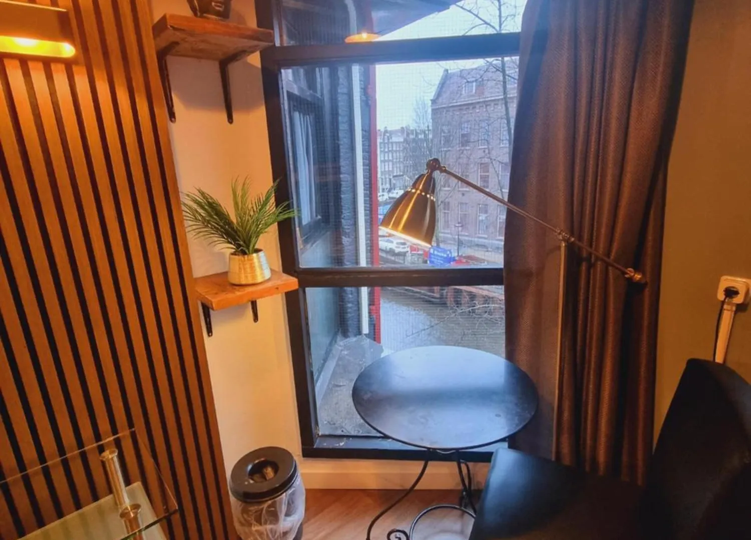 Hostel Amsterdam Downtown Hotel Canal View