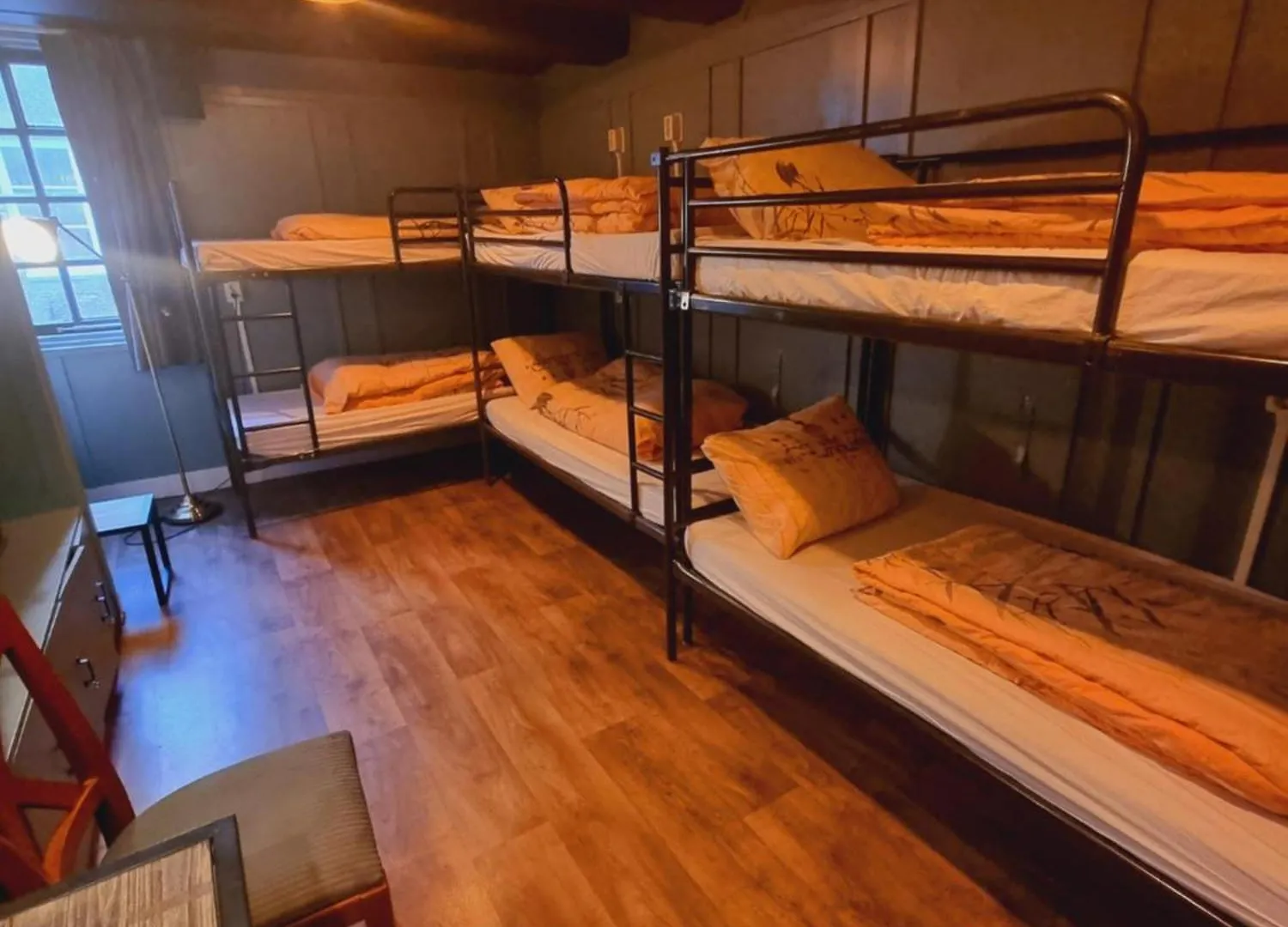 Amsterdam Downtown Hotel Canal View Hostel