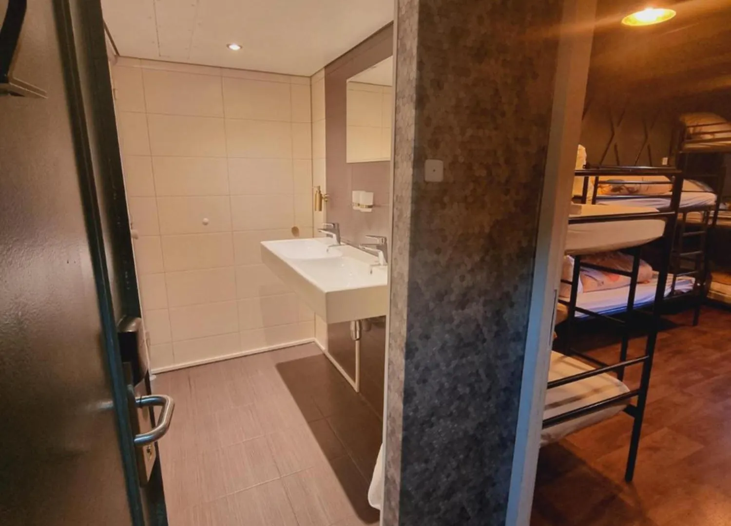 Hostel Amsterdam Downtown Hotel Canal View Ολλανδία
