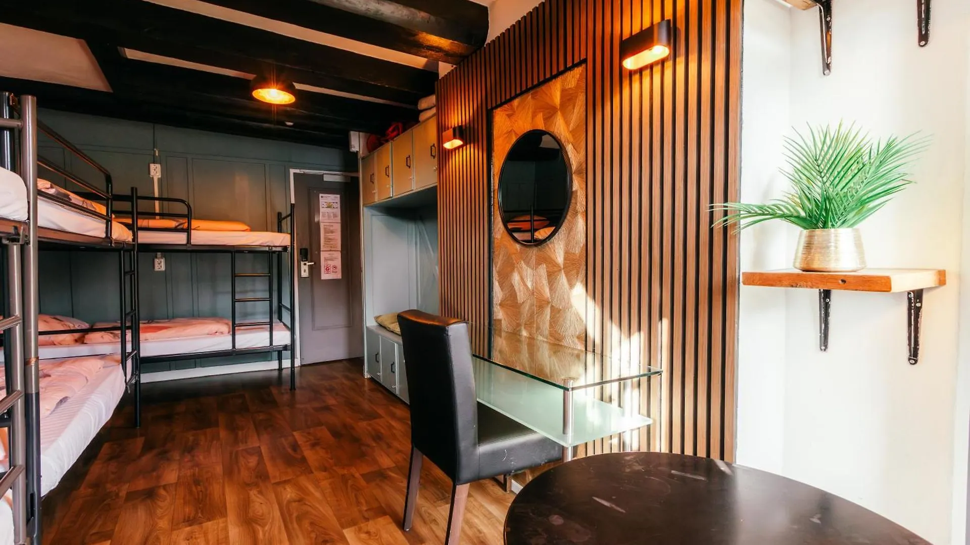 Hostel Amsterdam Downtown Hotel Canal View Hollandia